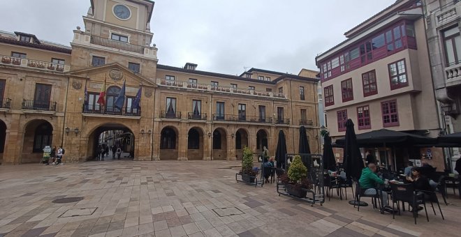 La ordenanza de las terrazas en Oviedo siembra el desorden