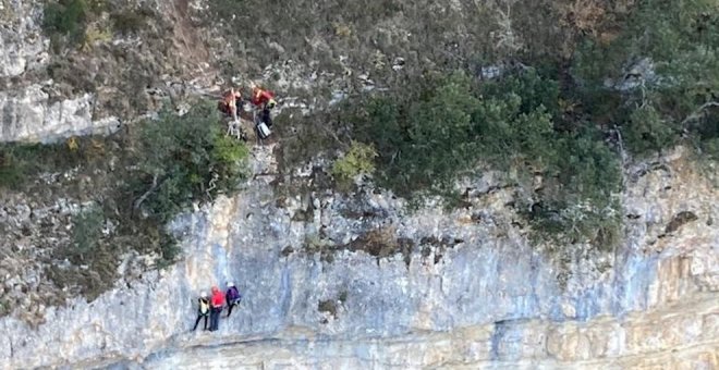 Rescatado en la vía ferrata de Valderredible un hombre que sufrió un desvanecimiento