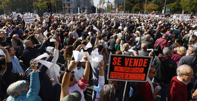 La sanidad desplaza al paro como segundo problema para los españoles y se sitúa tan solo por detrás de la crisis económica