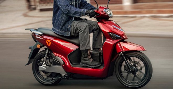 Así es el nuevo Yadea VoltGuard, un scooter eléctrico de rueda alta con 200 km de autonomía