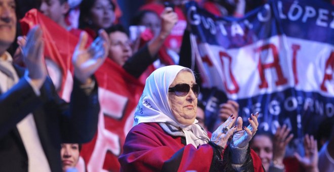 Hebe de Bonafini, el ama de casa que puso contra las cuerdas a la última dictadura argentina