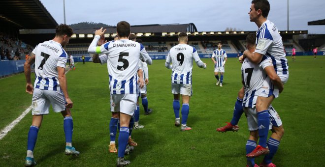 La RS Gimnástica impone su fútbol ante el Burgos Promesas