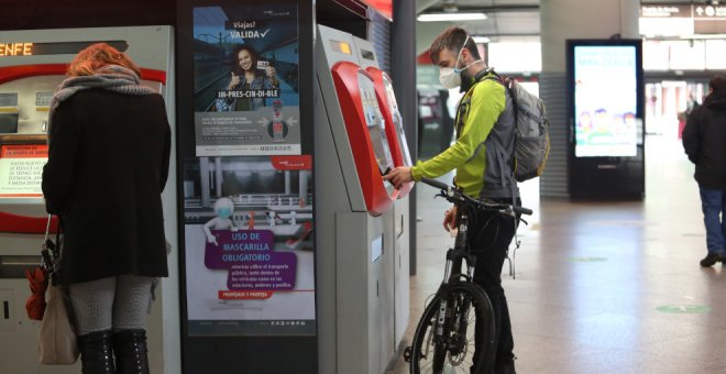 Los nuevos trenes cercanías y de media distancia tendrán un espacio para las bicicletas a bordo