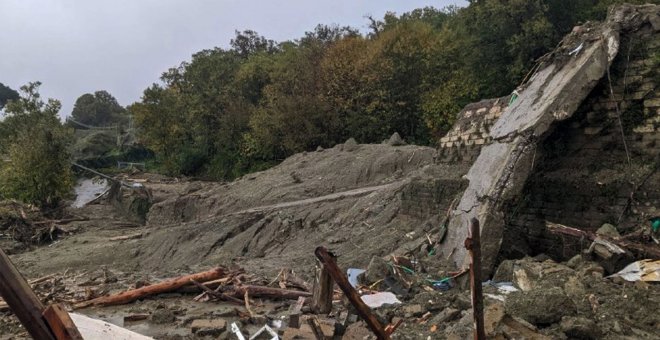 Un desprendimiento de tierra deja al menos un muerto y una decena de desaparecidos en la isla italiana de Ischia