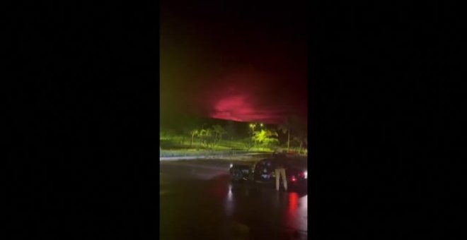 Entra en erupción en Hawái el volcán más grande del mundo