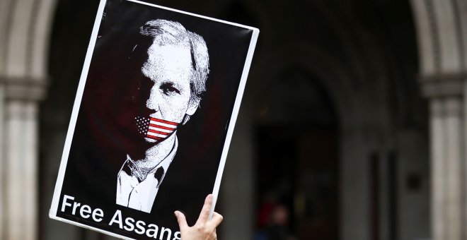 Activistes catalans reclamen al Parlament que es posicioni contra l'extradició d'Assange