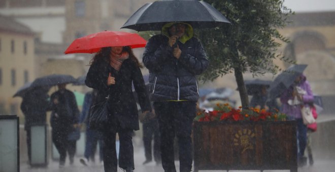 El tiempo para este viernes: lluvia, viento y fenómenos costeros