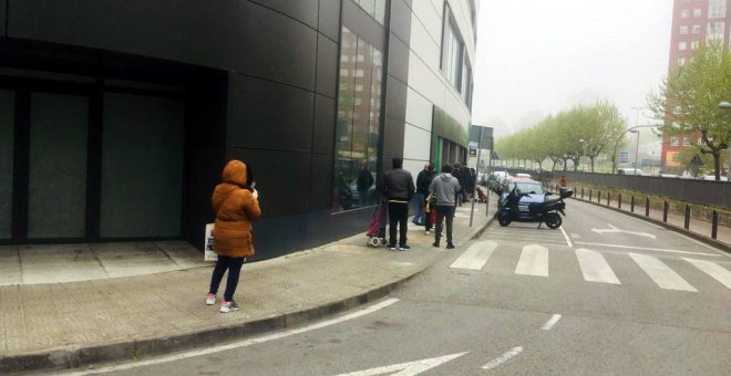 Convocan una protesta frente al Mercadona de Cazoña por su "complicidad" en el "robo de recursos del Sahara"