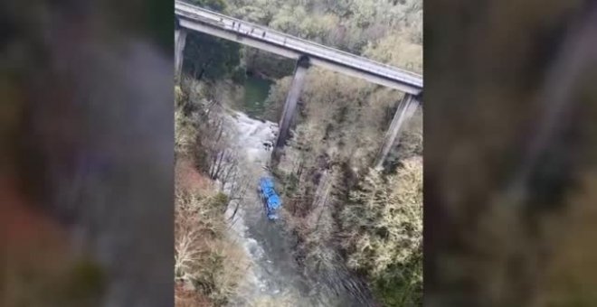 Un posible "aquaplaning" principal causa del accidente de autobús de Pontevedra