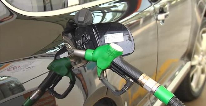 El Gobierno decide mañana si mantiene el descuento de 20 céntimos del combustible