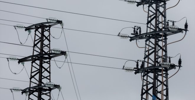 El precio de la luz sube este lunes un 700% hasta los 80,31 euros/MWh