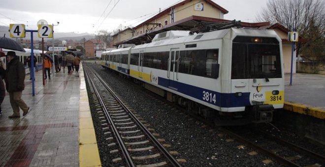 La avería de un tren entre Mogro y Bezana causa retrasos en varios servicios