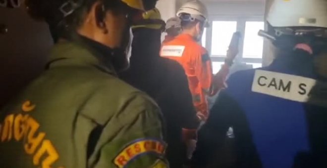 Siguen sacando cadáveres del casino de Camboya y la cifra de muertos asciende a 27