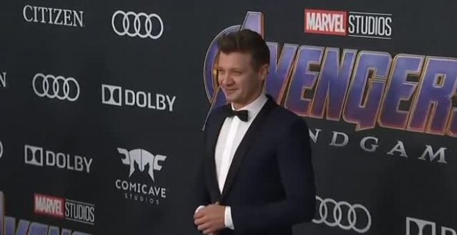 El actor de "Los Vengadores" Jeremy Renner, en estado crítico tras un accidente quitando nieve