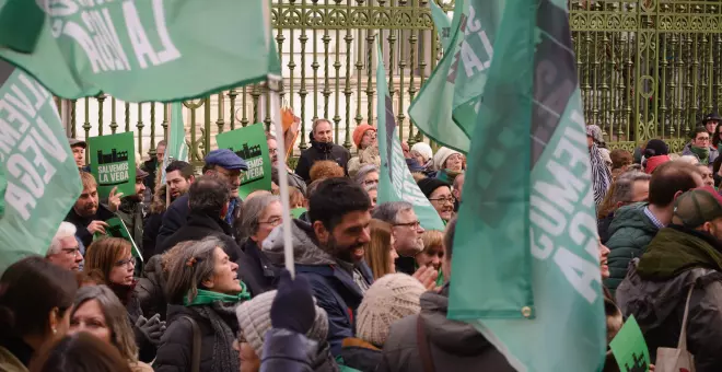 Llaneza pide que el convenio sobre La Vega se firme después de las elecciones