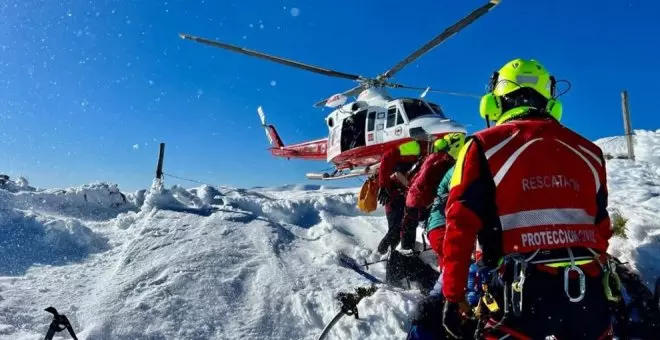 Rescatado un hombre que se rompió la rodilla cuando realizaba una ruta con raquetas en Cabuérniga