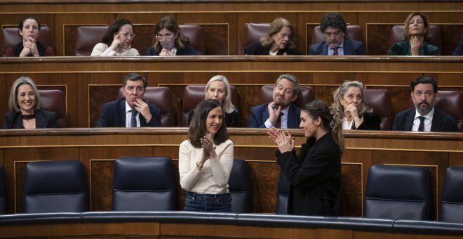 Igualdad busca un respiro con la aprobación de la ley trans y del aborto en plena disputa por la del 'solo sí es sí'