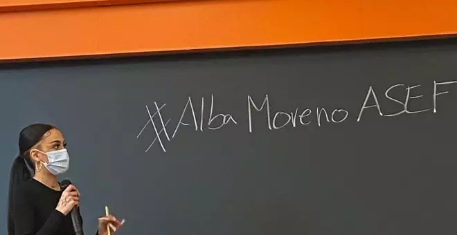 Alba Moreno, divulgadora de Física en redes: "He llegado a escuchar que los hombres son mayoría en las carreras de ciencias porque son materias muy complicadas"