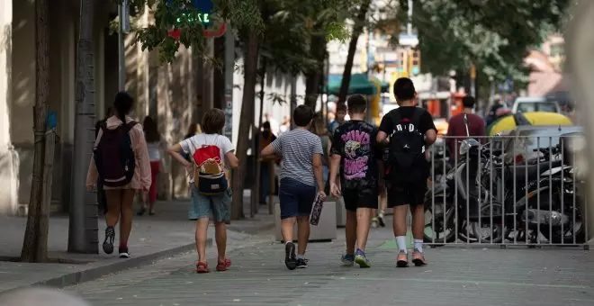 Más catalán en los comercios, los espacios de ocio y el médico: el Ayuntamiento impulsa la lengua en Barcelona