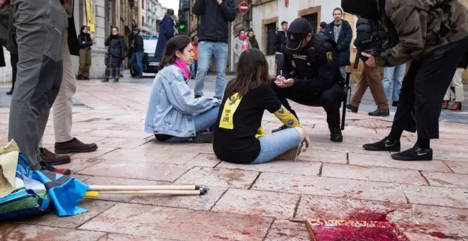 Galería: Así fue la acción de Rebelión o Extinción en el Museo de Bellas Artes de Asturias