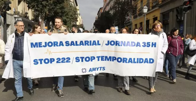 "O tienes sanitario o te vas al otro barrio": los facultativos de los hospitales se suman a la huelga contra Ayuso