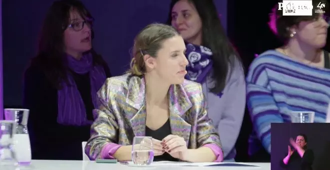 Montero al grupo que intentó reventar su intervención: "Esto es un espacio seguro donde no se dice que las mujeres trans no son mujeres"