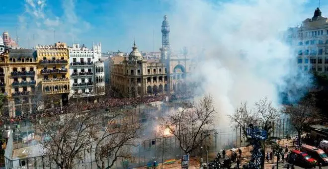 Un accidente con una carcasa de la mascletà causa al menos 21 heridos en València