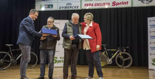 Camargo reconoce la trayectoria de José Manuel Gutiérrez, Carlos Castro y Manuel Carmona