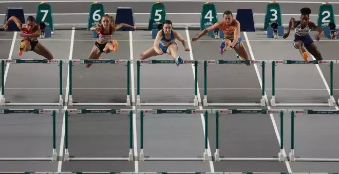 La Federación Internacional de Atletismo prohíbe a las deportistas trans competir en la categoría femenina