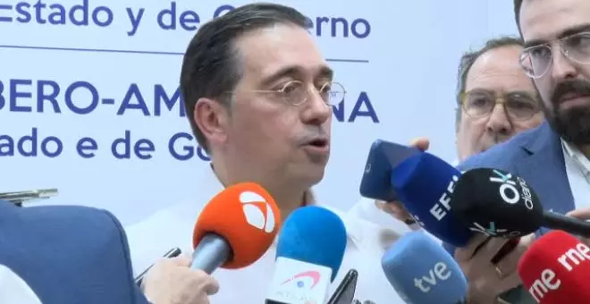 Albares pregunta a Feijóo si con sus palabras pretende que España "deje vacía su silla" y "deje solo al rey"