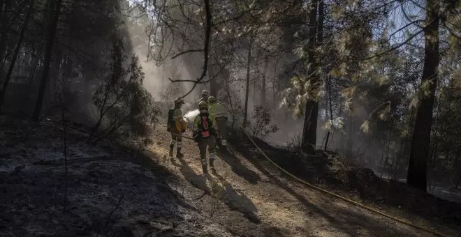 El frío y la humedad ayudan a estabilizar el incendio de Castelló mientras 200 vecinos desalojados vuelven a sus casas