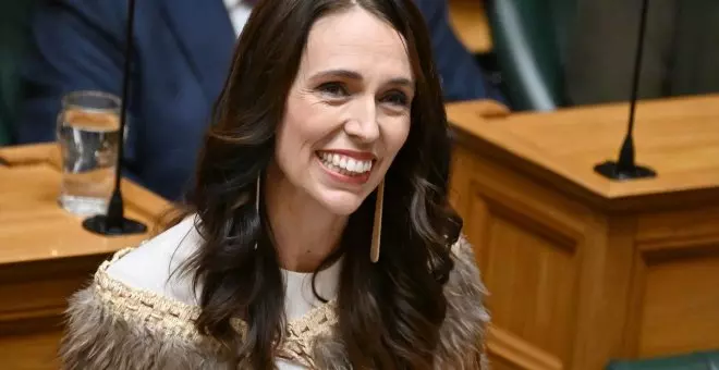 Jacinda Ardern revindica en su despedida que se puede ser sensible y liderar un país