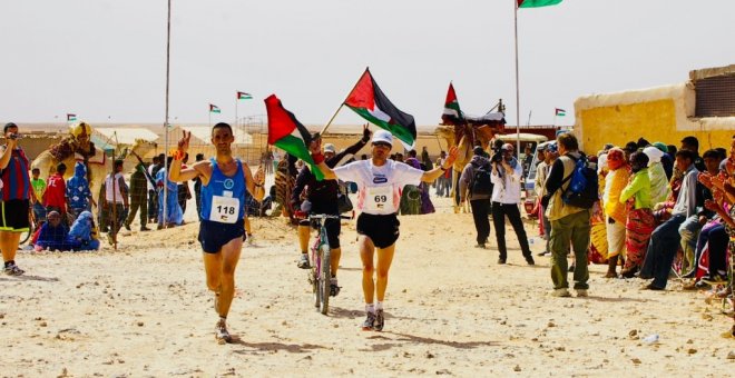 Sahara Marathon, la carrera solidaria que apoya a los refugiados saharauis de Tindouf