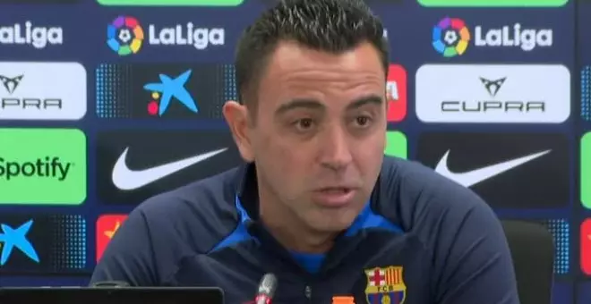 Xavi pide una norma que regule el terreno de juego en el fútbol