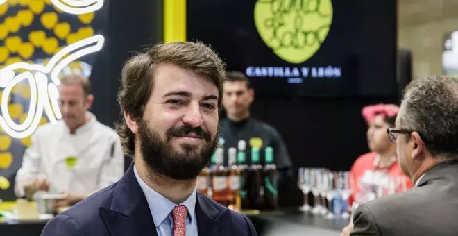 Mañueco justifica la ausencia de Vox en la fiesta de Castilla y León, que Gallardo califica como un "macrobotellón"