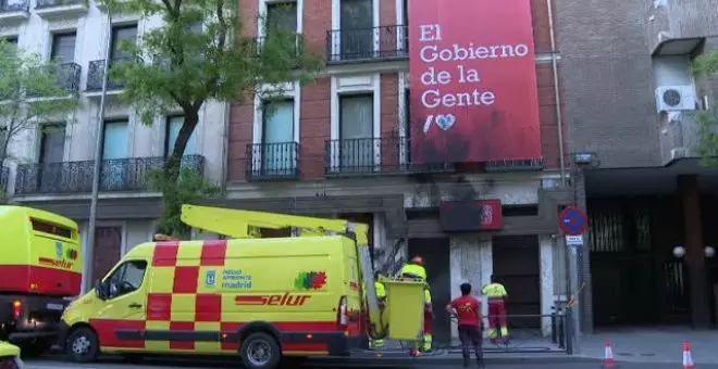 Cinco detenidos por lanzar pintura contra la fachada de las sedes centrales del PP y del PSOE en Madrid