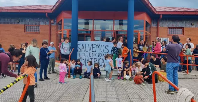 Movilización en Nava en defensa del servicio de pediatría