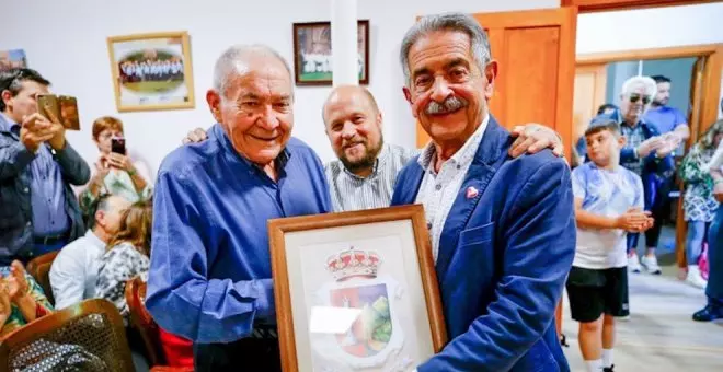 Bárcena de Pie de Concha rinde homenaje a sus mayores