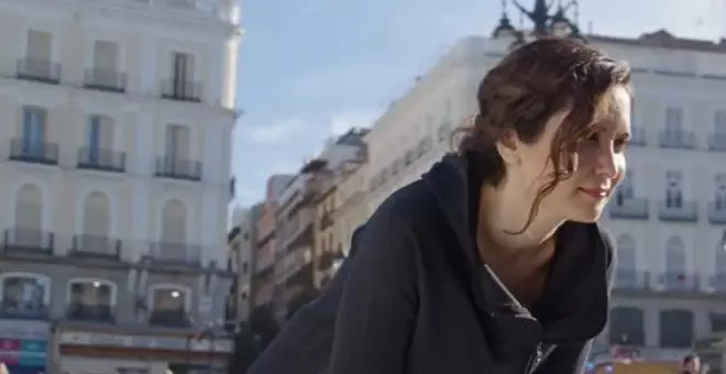 "Es todo una trampa para que nos riamos de ella y no hablemos de sus políticas": el nuevo spot electoral de Ayuso arrasa entre los tuiteros