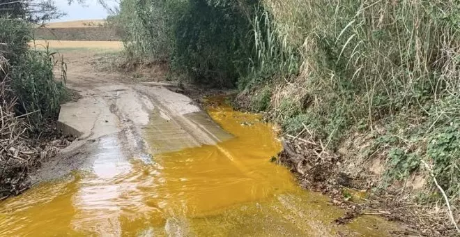 Una fuga vierte cerca de un millón de litros de aceite de palma en Santa Perpètua de la Mogoda