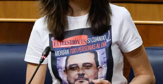 Belarra acude con una camiseta con la foto del hermano de Ayuso al Congreso