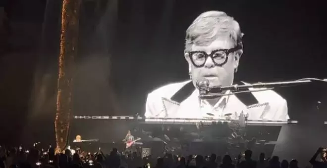 Elton John arranca en Barcelona su gira de despedida ante 18.000 personas