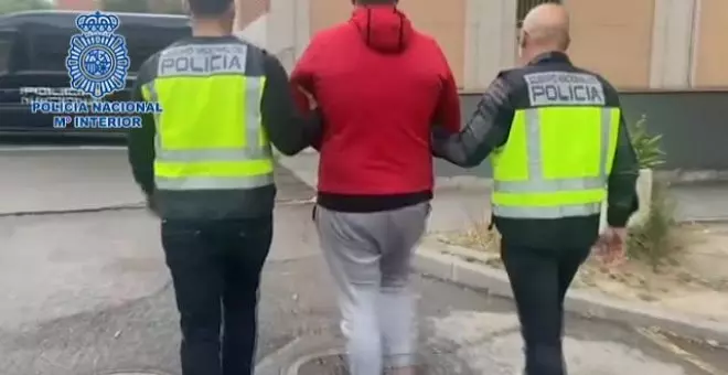 La Policía Nacional detiene a cuatro personas por colgar de un puente un maniquí con la camiseta de Vinicius