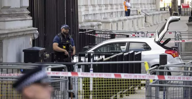 Un detenido tras empotrar su coche contra Downing Street