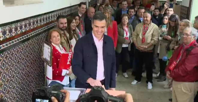 Pedro Sánchez, el más madrugador en votar entre los líderes nacionales de los principales partidos