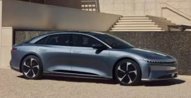 Llega a Europa la versión 'barata' de este coche eléctrico prémium con más autonomía que el Model S