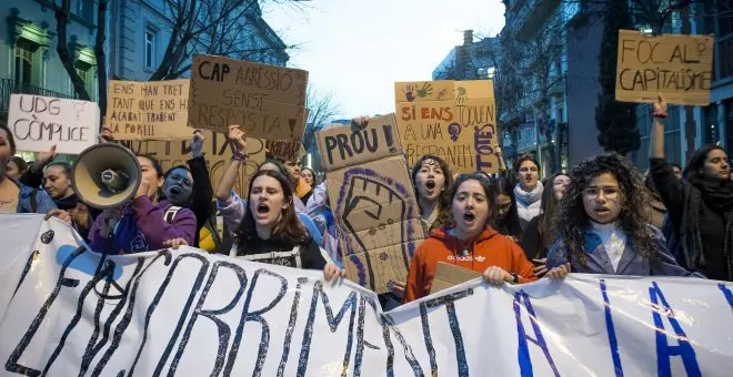 Detenidos dos menores por una violación grupal a una niña de 13 años en Badalona