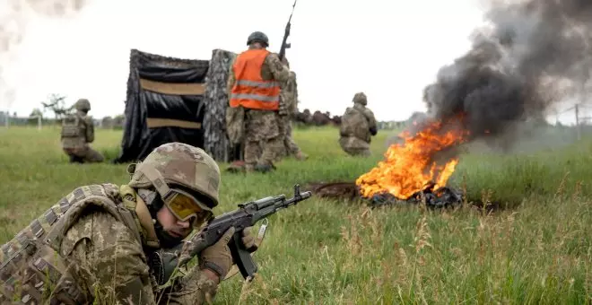 Militares españoles piden a la UE que detenga el envío de armas a Ucrania y se centre en un acuerdo de paz