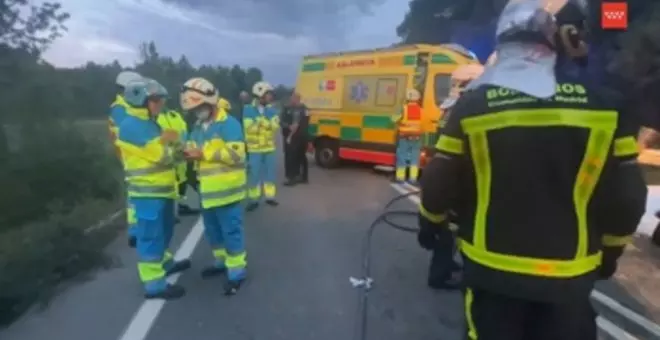 Cuatro jóvenes muertas y una mujer grave en un choque frontal en Madrid