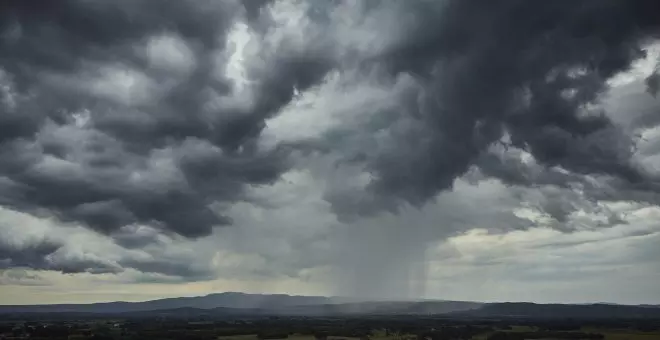 El tiempo que nos espera este lunes: aviso amarillo por lluvias y tormentas en 17 provincias de la mitad norte peninsular